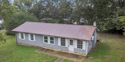 Building Photo - 144 Burch Ave