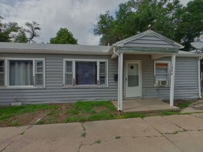Building Photo - 1548 N Pinecrest Ave
