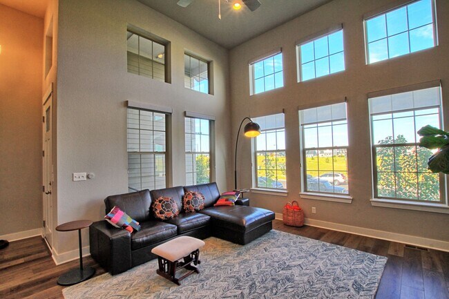 Building Photo - 3 bed 2.5 bath Central Park Home built in ...