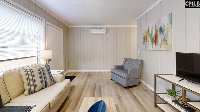 Foto del edificio - 2746 Montgomery Ave