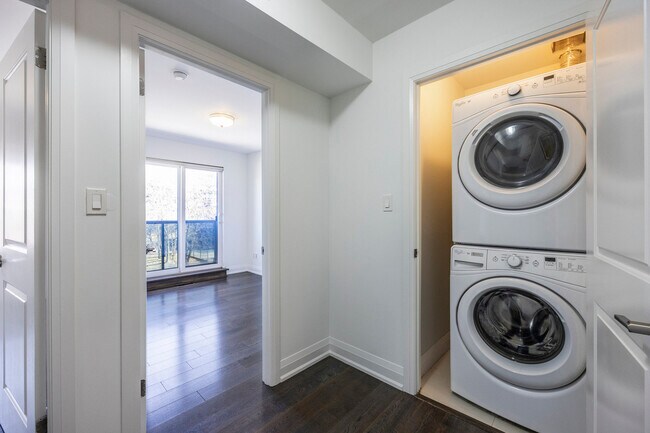 Photo du bâtiment - Cedarwood Townhomes