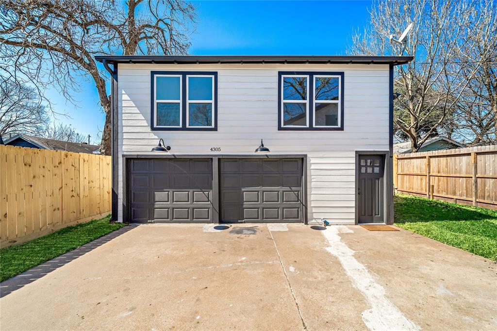 Foto principal - 4305 Watson St