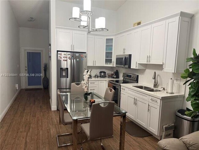 Foto del edificio - 6761 NW 189th Terrace