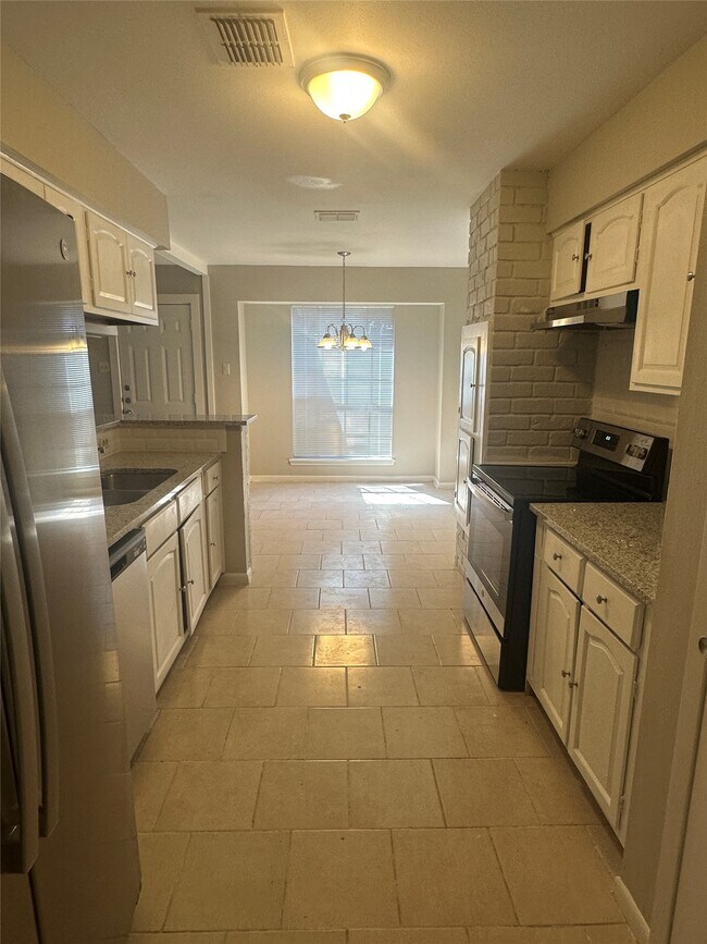 Foto del edificio - 403 Mistywood Dr