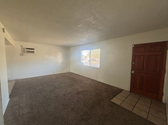 Foto del edificio - 701 E Oakland