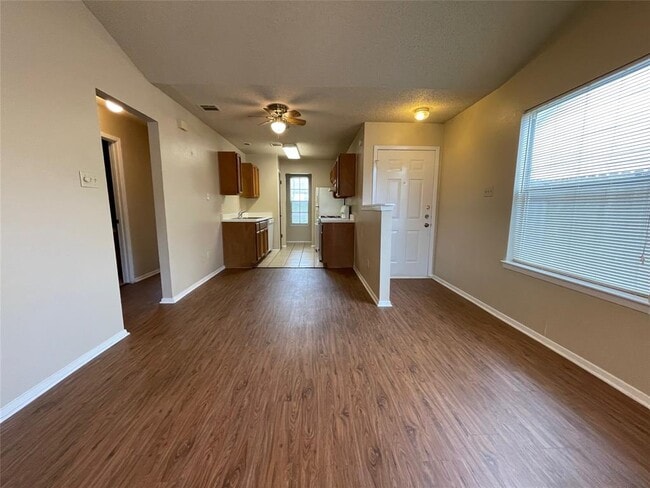 Foto del edificio - 8117 West Gate Blvd