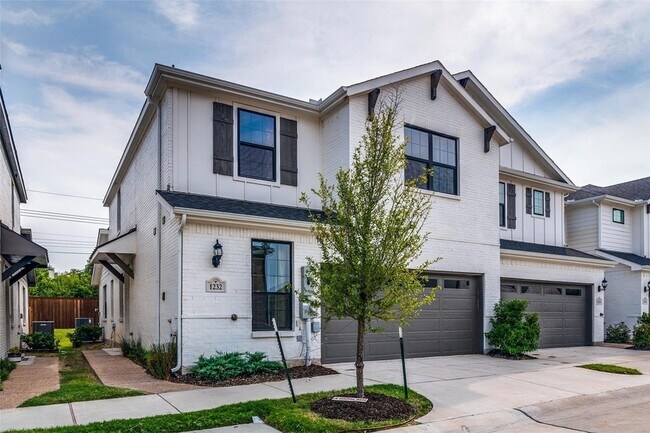 Building Photo - 1232 Lamar Dr