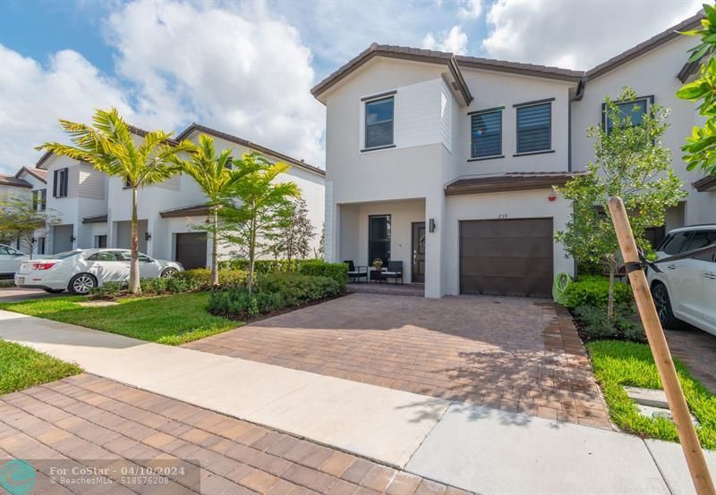 Foto principal - 239 SW 159th Terrace