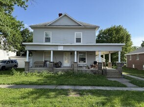 Building Photo - 103 E Sangamon St