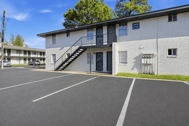 Building Photo - Creekside Meadows