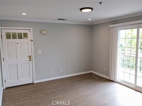Building Photo - 1927 Cloverfield Blvd