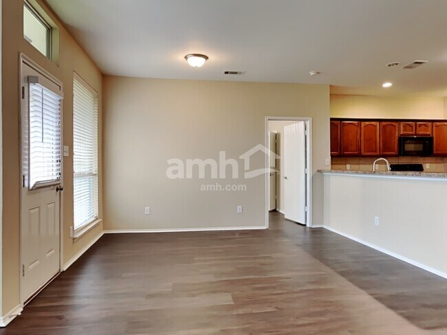 Foto del edificio - 7424 Alverstone Dr