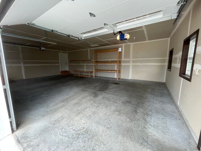 Foto del edificio - 5 Bed / 3 Bath Home in Tomah, WI!