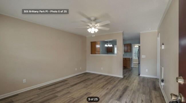 Foto del edificio - 305 Brittany Park Pl