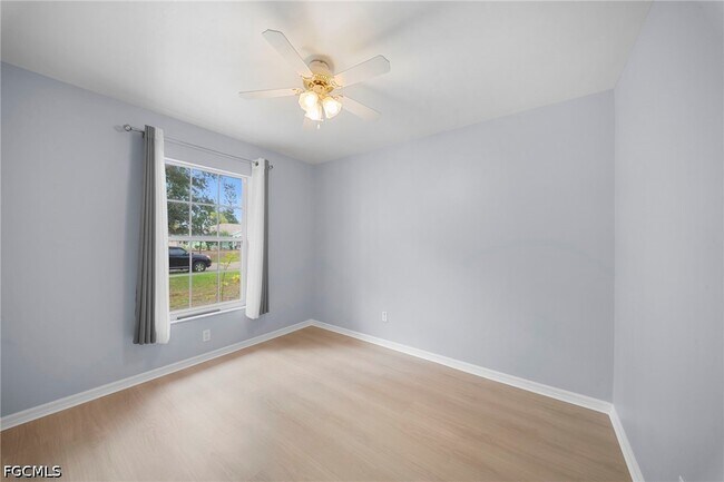 Foto del edificio - 15624 Sunny Crest Ln