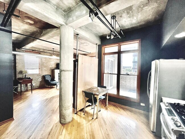 Building Photo - 1830 Ridge Ave