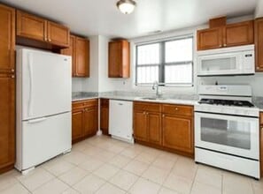 Building Photo - 1347 Riggs St NW