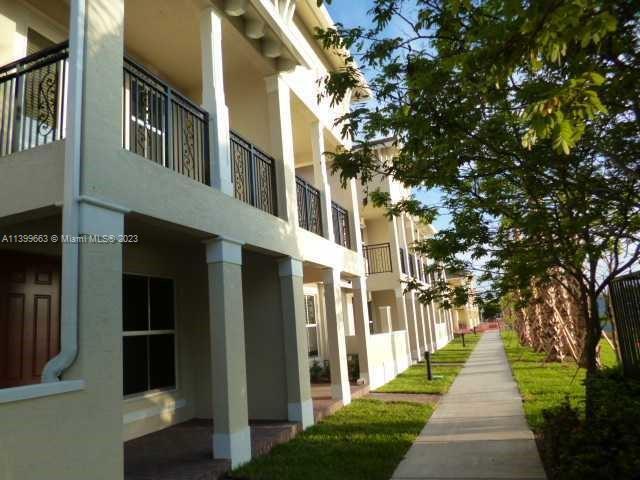 Building Photo - 4750 Sierra Ln
