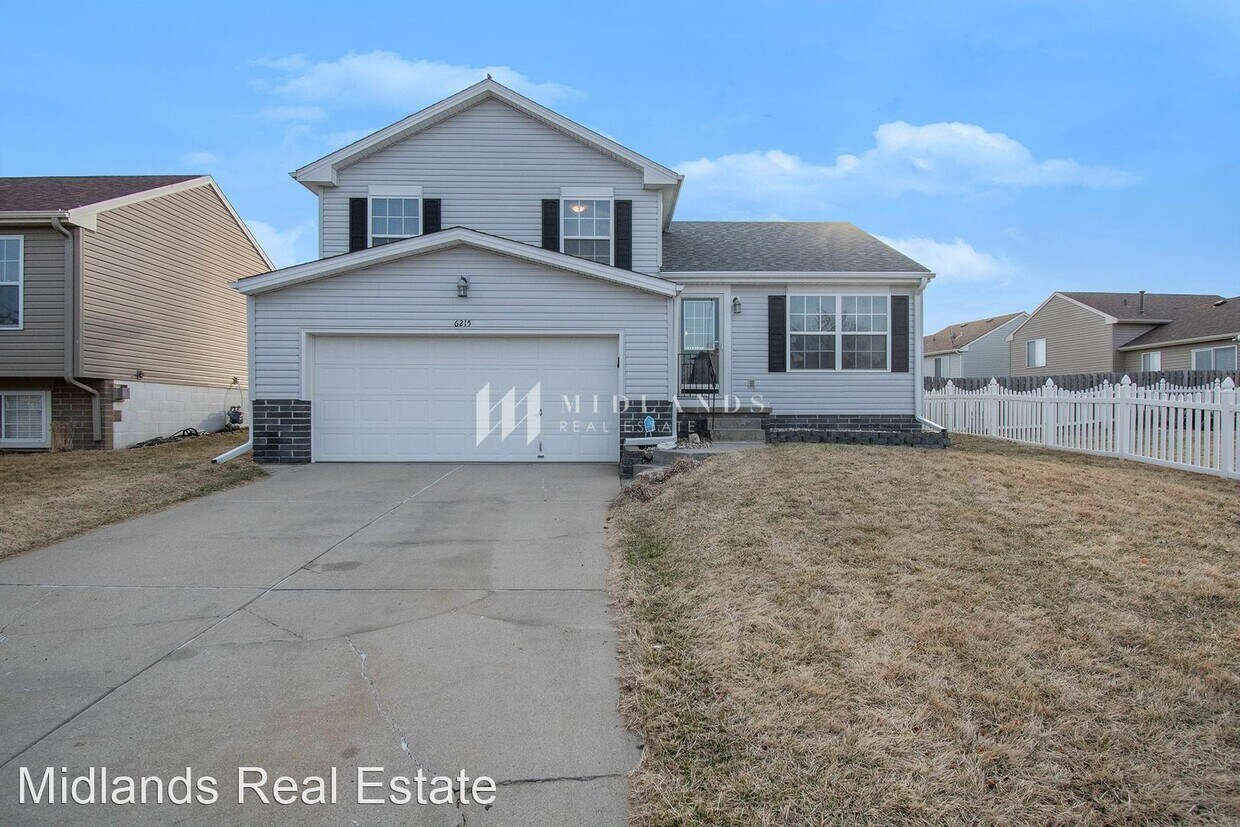 Primary Photo - 3 br, 2 bath House - 6215 N 128th St