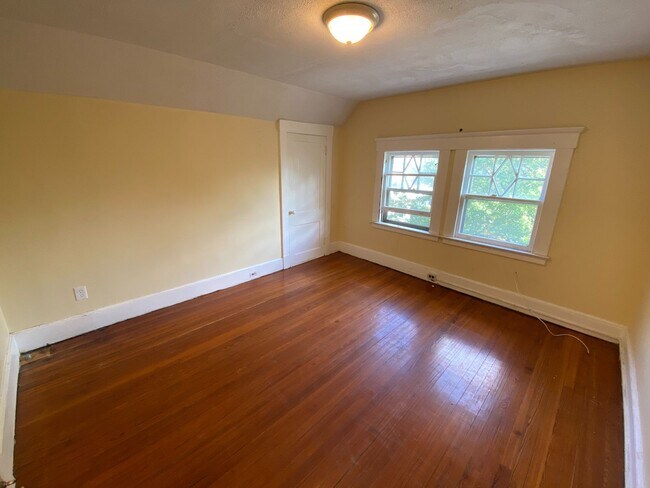 Foto del edificio - 396-398 Ellsworth Ave