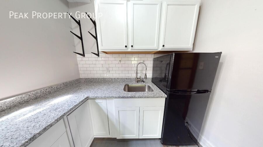 Primary Photo - 2339 Rohs St