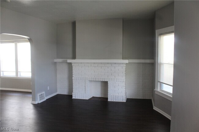 Foto del edificio - 8410 Garfield Blvd