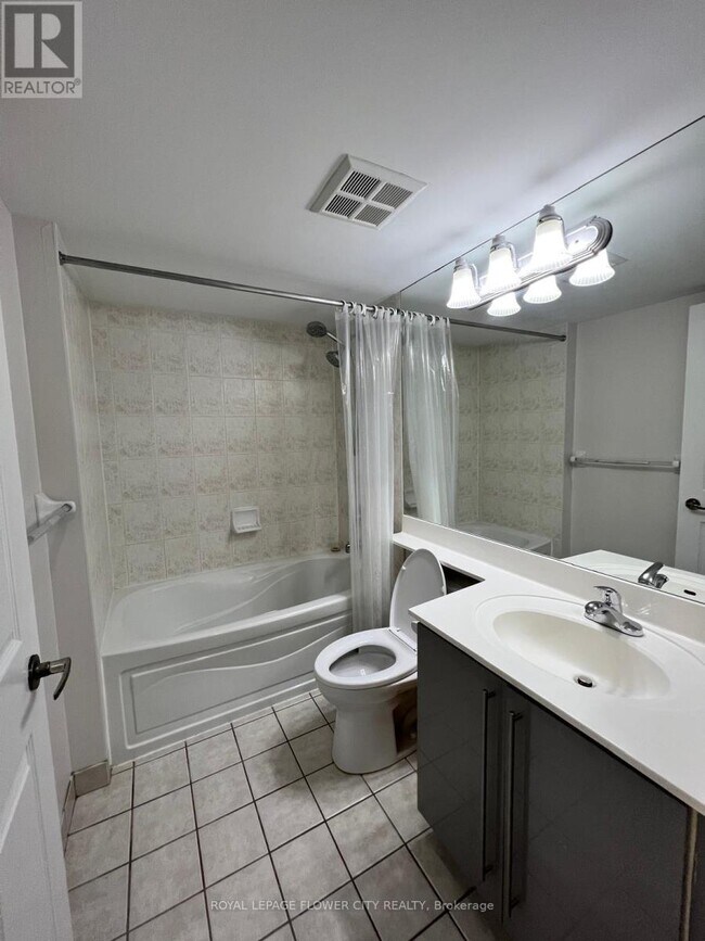 Photo du bâtiment - 710-710 Humberwood Blvd