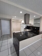 Building Photo - 1351 NE Miami Gardens Dr