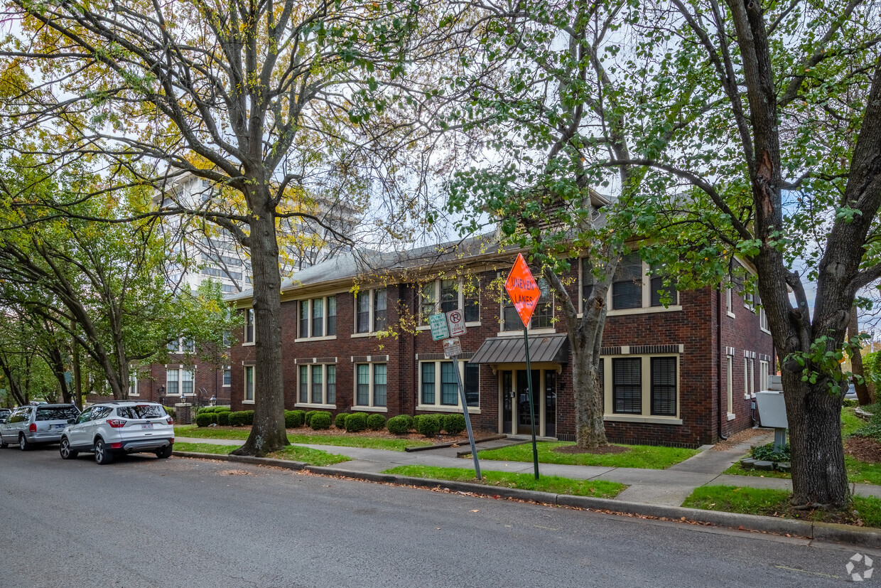 Primary Photo - Arlington Court Condominiums