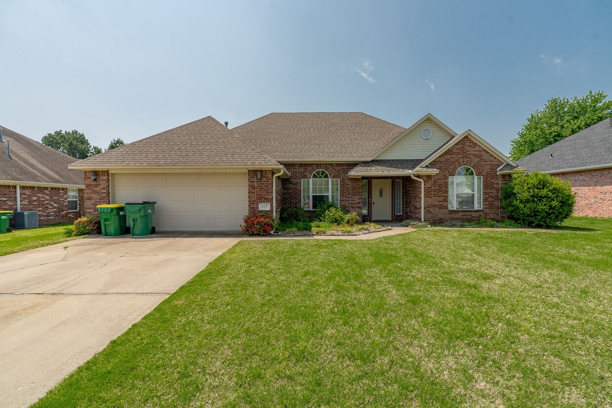 Beautiful 3-bedroom 2 bath Home in Springd... - Beautiful 3-bedroom 2 bath Home in Springd...