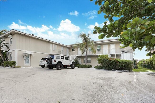 Foto del edificio - 370 Wilma Cir