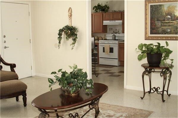 Building Photo - 140 N Summit Rd