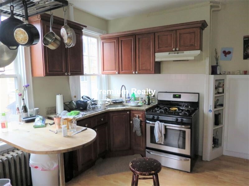 Foto principal - 17 Putnam Ave