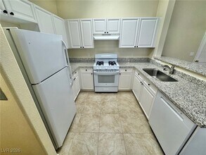 Building Photo - 9326 Ruby Arrow Ct