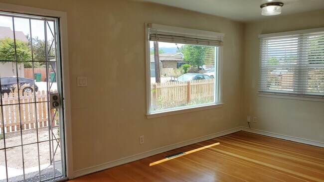 Foto del edificio - 849 Roberts St