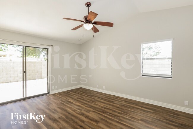 Foto del edificio - 3717 W Tierra Buena Ln
