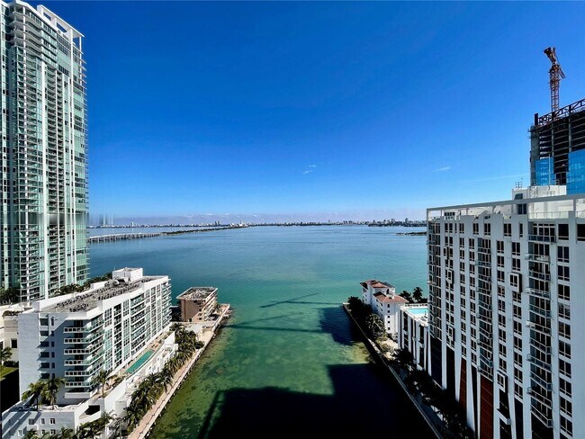 Foto del edificio - 460 NE 28th St