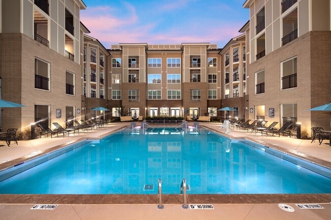 Building Photo - Abberly Solaire Apartment Homes