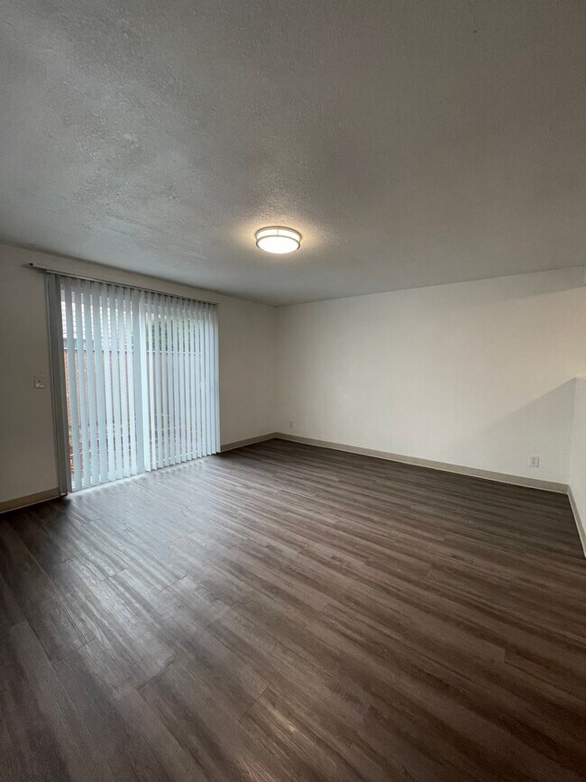 Foto del edificio - Rent Special: 1/2 Off December's Rent