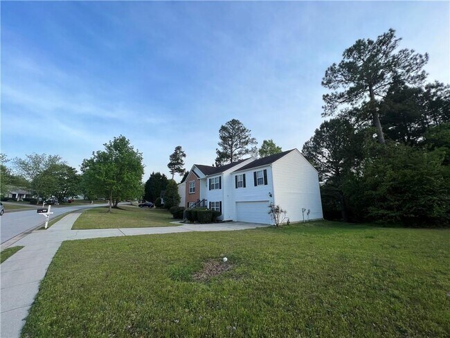 Building Photo - 452 Crested View Dr
