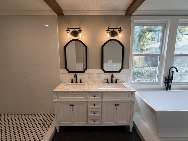 Master Bathroom - 7242 Dogwood Terrace Dr