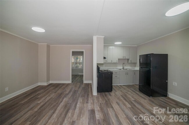 Foto del edificio - 5113 Higgins St