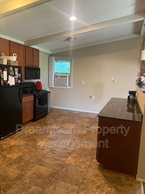 Foto del edificio - 3843 Hayes St NE