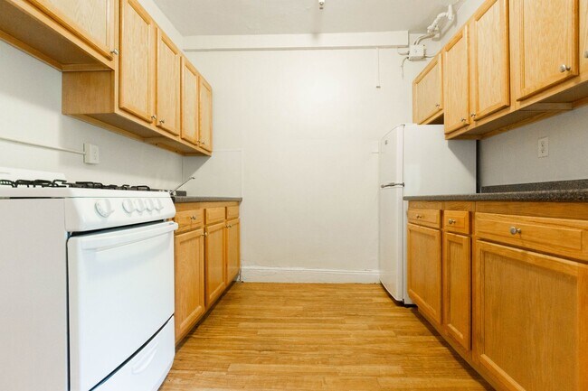 Foto del edificio - Brighton 2 bed split steps from Green Line, available now