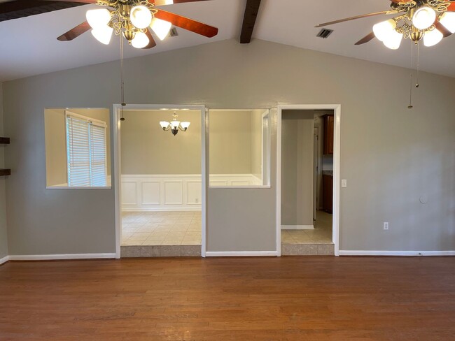 Building Photo - Regency Heights!!!