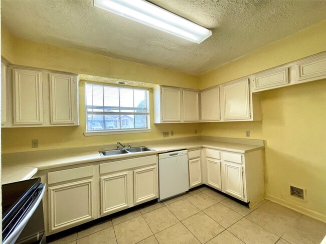 Foto del edificio - 6310 Star Lake Dr