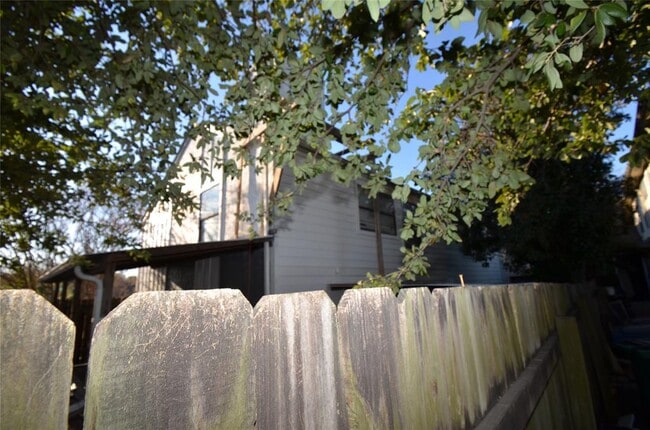 Building Photo - 7801 Parliament Pl