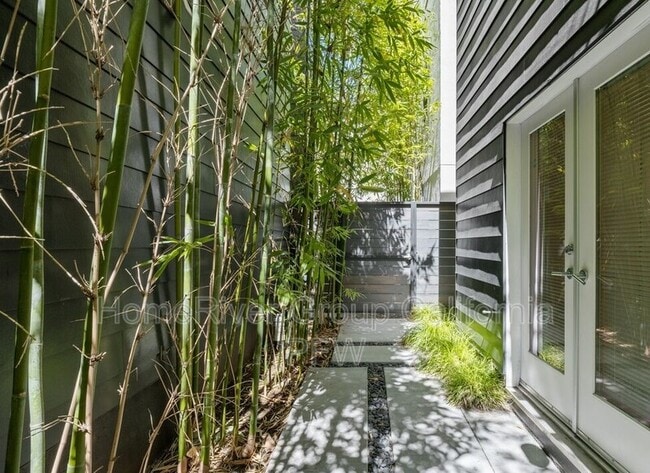 Foto del edificio - 11586 Gallery Ln