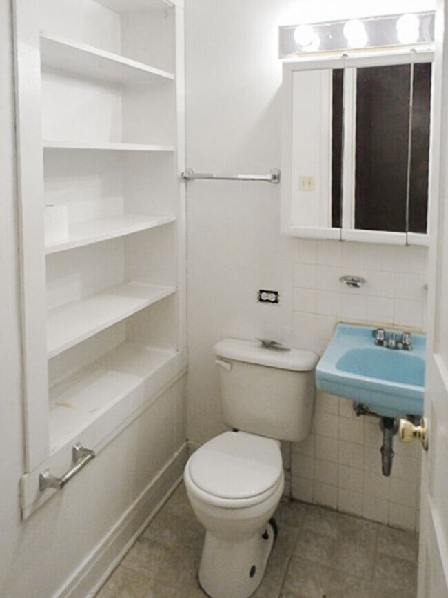 Foto del edificio - 853 W Lill Ave