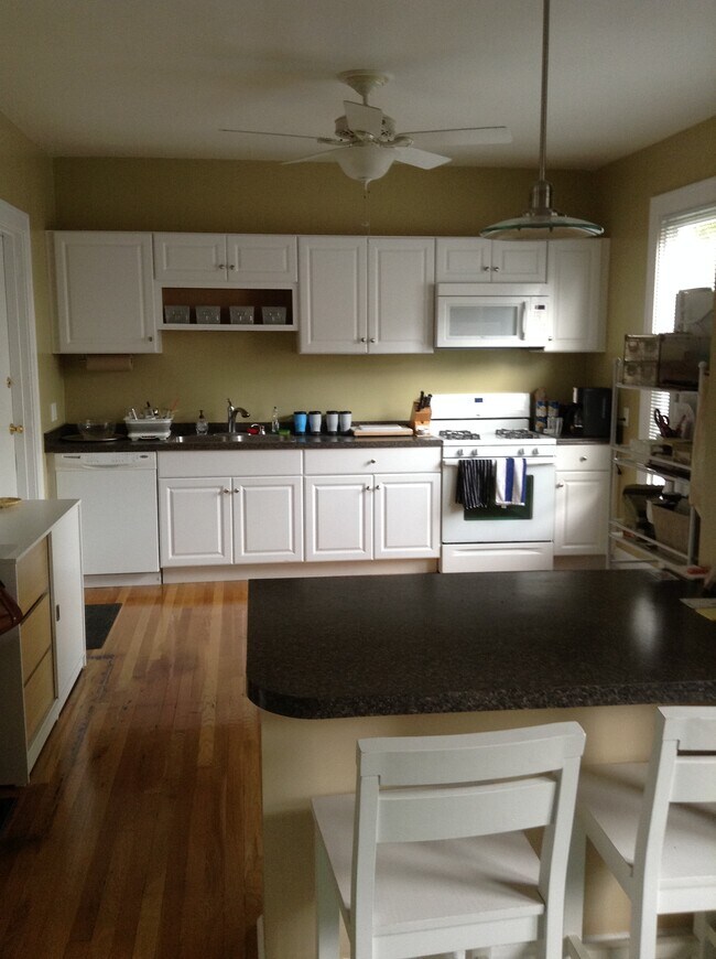 Foto del edificio - 3032 Cinnamon St